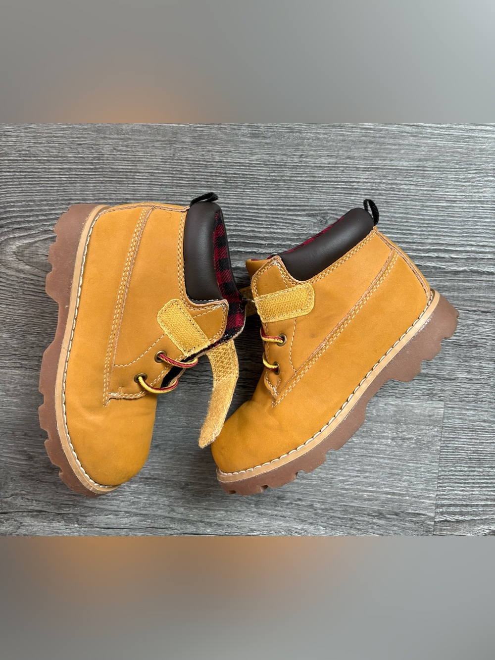 Kids Tan Outdoor Lace-Up Boots with Plaid Collar. Boys size 9
